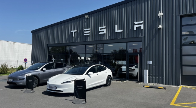 Pause Café Caen x Tesla Caen
