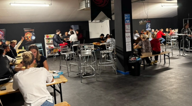 Pause Café Flers X Reload Gaming Bar