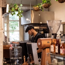 Joris à l'Arbuste Café