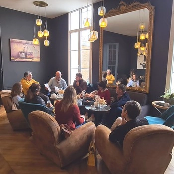 Echanges entre entrepreneurs du Pays d'Auge au manoir de l'Evêché - Lisieux - Réseau Pause Café en Normandie - Réseau Pause Café en Normandie Echanges entre entrepreneurs du Pays d'Auge au manoir de l'Evêché - Lisieux - Réseau Pause Café en Normandie